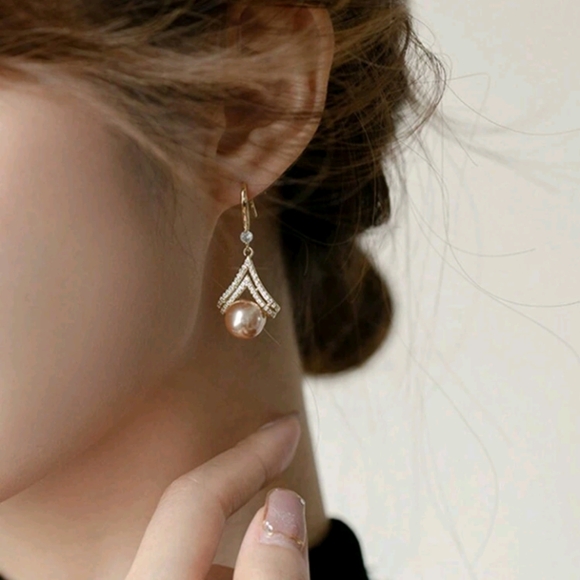 #129. Fashionable And Minimalist Champagne Pearl Earrings With High-End Sense - Picture 3 of 5